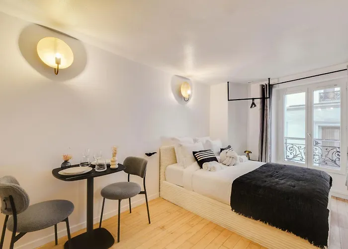 Comfortable In A Lively Area * Paris