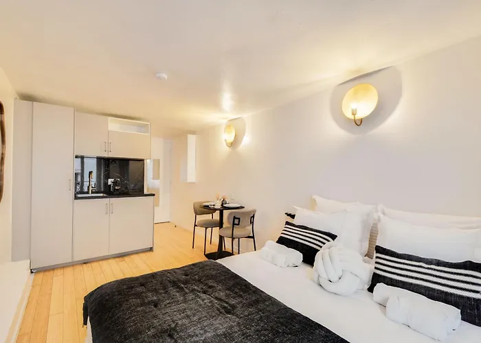 アパート Comfortable In A Lively Area