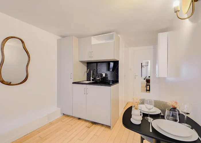 Comfortable In A Lively Area París