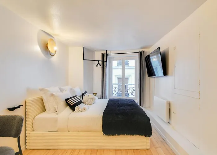 Comfortable In A Lively Area Appartement *