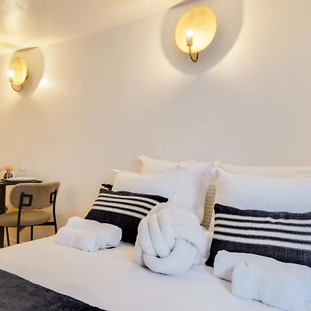 Comfortable In A Lively Area * 파리