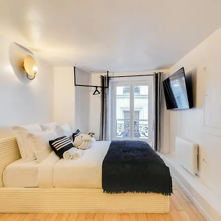 Comfortable In A Lively Area Appartement *